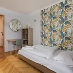Moonlit Muse Apartament