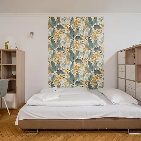 Moonlit Muse Apartment *