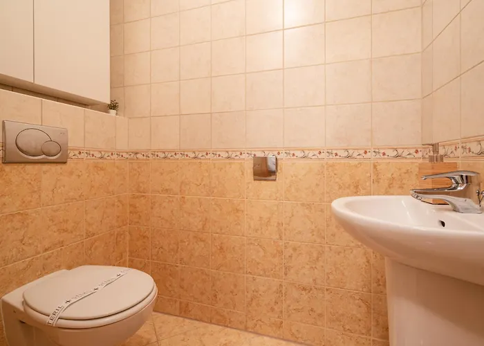 Moonlit Muse * Budapesta