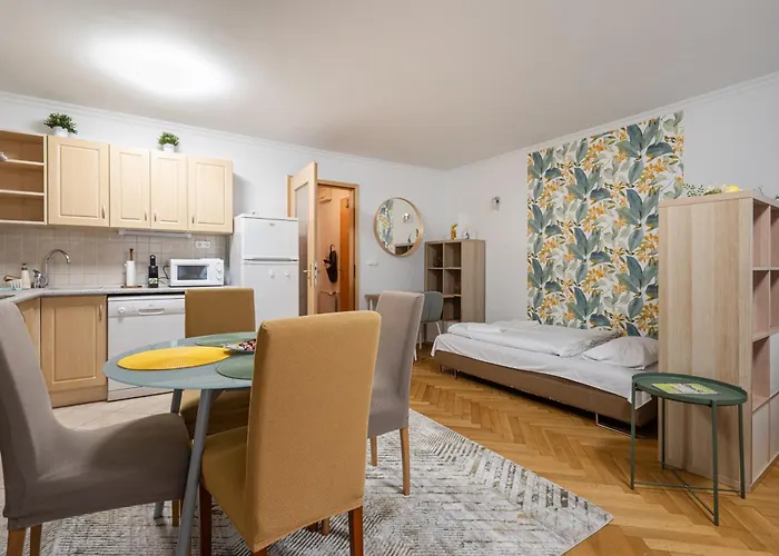 Moonlit Muse Apartament *